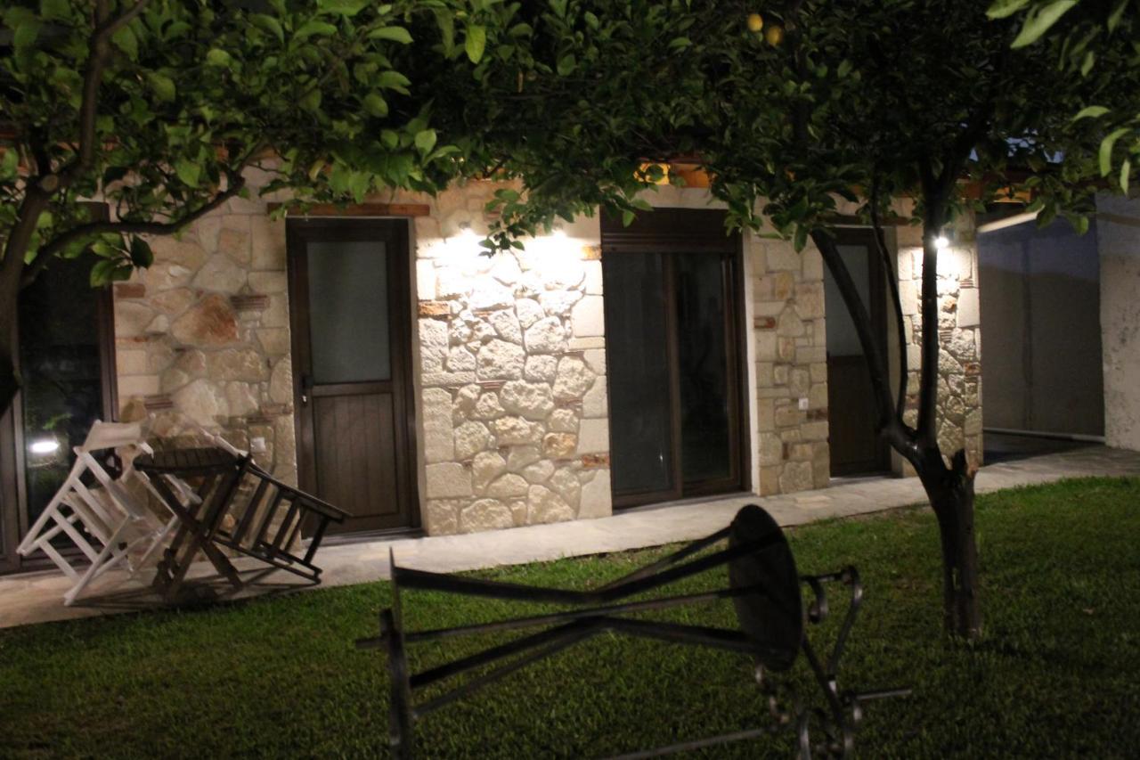 Citrus Garden Apartment Неа Скиони Екстериор снимка